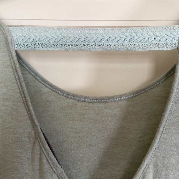 Language Top - Picture 3 of 7